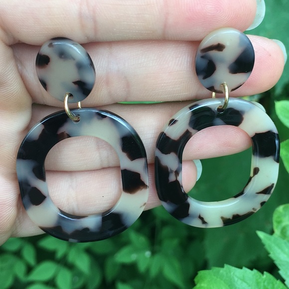 American Eagle Outfitters Jewelry - 🆕💗AEO Tortoise Hoop Drop Earrings!!!!